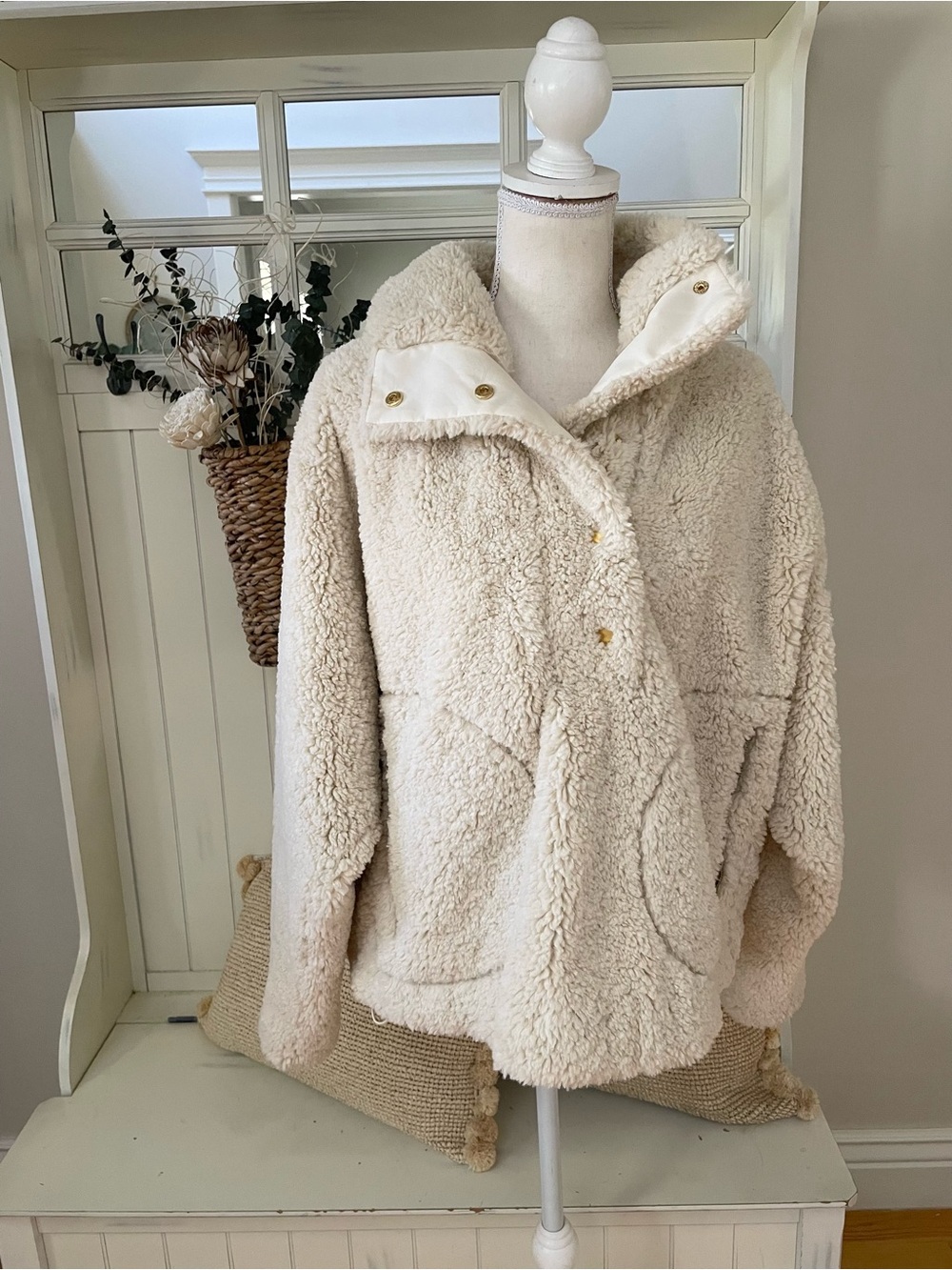 MICHAEL Michael Kors Cream Teddy Pullover Fleece Jacket - Picture 4 of 9